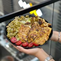 سالاد سزار با فیله مرغ گریل