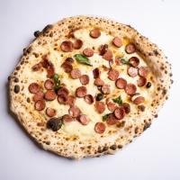 پیتزا سالسیچا ناپولیتن