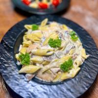 پاستا چیکن آلفردو