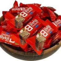 شکلات بایکیت فندقی