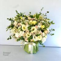 جار گل لیسنتوس مژگان