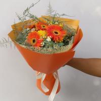 دسته گل شکوفه های نارنجی