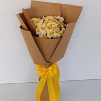 دسته گل نرگس کاهی