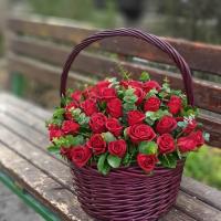 سبد گل رز  - گل فروشی شهر گل (شعبه ی مرکزی)