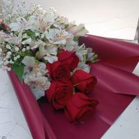 دسته گل ترکیبی رز وآلسترومریا