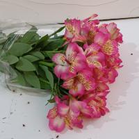 دسته گل آلسترومریا باکسی صورتی