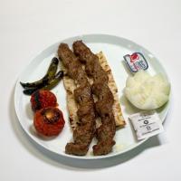 خوراک کباب کوبیده (دو سیخ)