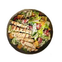 سالاد سزار با مرغ گریل شده