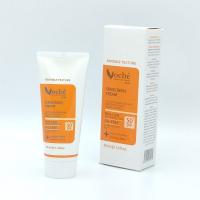 ضد افتاب بی رنگ پوست چرب و مستعد اکنه وچه