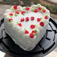 کیک وانیلی خامه ای ۸۰۰ الی ۹۰۰ گرمی ( ۸ تا ۱۰ نفره )