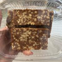 آبنبات شیری با تکه های گردو 250 الی 300 گرم