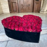 باكس ١٥٠ شاخه اي رز قرمز کد 105
