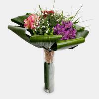 دسته گل آلسترومریا و رز 	