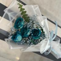 دسته گل رز آبی