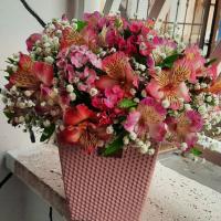 باکس گل چرمی صورتی