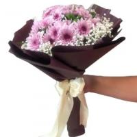 دسته گل داوودی صورتی و ژیپسوفیلا مدل حدیثه