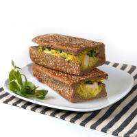 ساندویچ مرغ و کاری