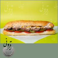 ساندویچ مرغ و زبان (نان باگت)