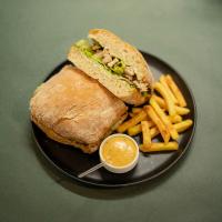 ساندویچ چیکن پستو