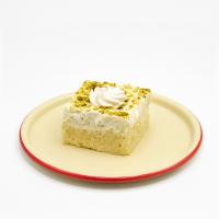 کیک سه شیر پسته 