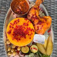 زرشک پلو با مرع سرخ کرده مخصوص ران