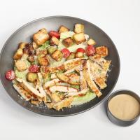 سالاد سزار مرغ گریل متوسط