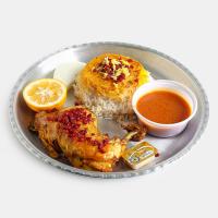 زرشک پلو با مرغ سرخ شده