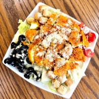 سالاد سزار با مرغ سوخاری