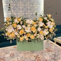 باکس ویژه سفید و گلبهی روز مادر