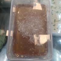 عسل با موم طبیعی