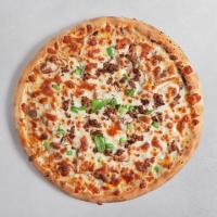 پیتزا گوشت و قارچ آمریکایی