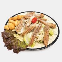 سالاد سزار با مرغ گریل شده