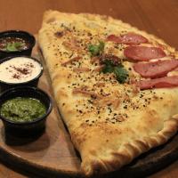 پیتزا کالزونه میکس ایتالیایی