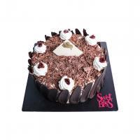 کیک بلک فارست متوسط