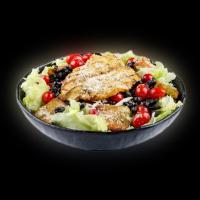 سالاد سزار با مرغ گریل شده