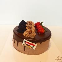 کیک نوتلا متوسط