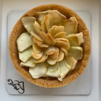 تارت سيب و بادام