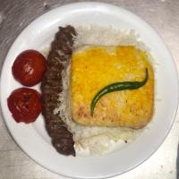 چلوکباب تک سیخ کوبیده