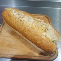 ساندویچ الویه مخصوص (نان بزرگ)