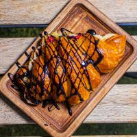 کروسان نوتلا موز توت فرنگی