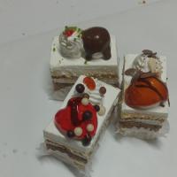 شیرینی تر میوه ای