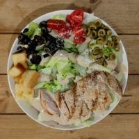 سالاد سزار با مرغ گریل شده