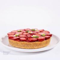تارت توت فرنگی بزرگ
