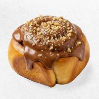 رول شکلات فندق