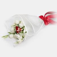 دسته گل رز قرمز و لیسینتوس سفید