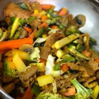 خوراک سبزیجات مغولی رژیمی (پرسی)