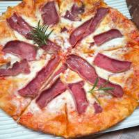 پیتزا بیکن گوشت ایتالیایی