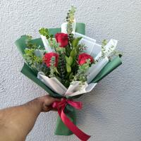 دسته گل رز هلندی (۳نرگس)