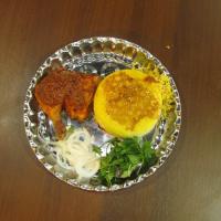 زرشک پلو با مرغ سرخ شده