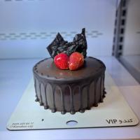 کیک شکلاتی vip حدودا ١/٢٠٠ كيلوگرم(مناسب ٤ الي ٦)